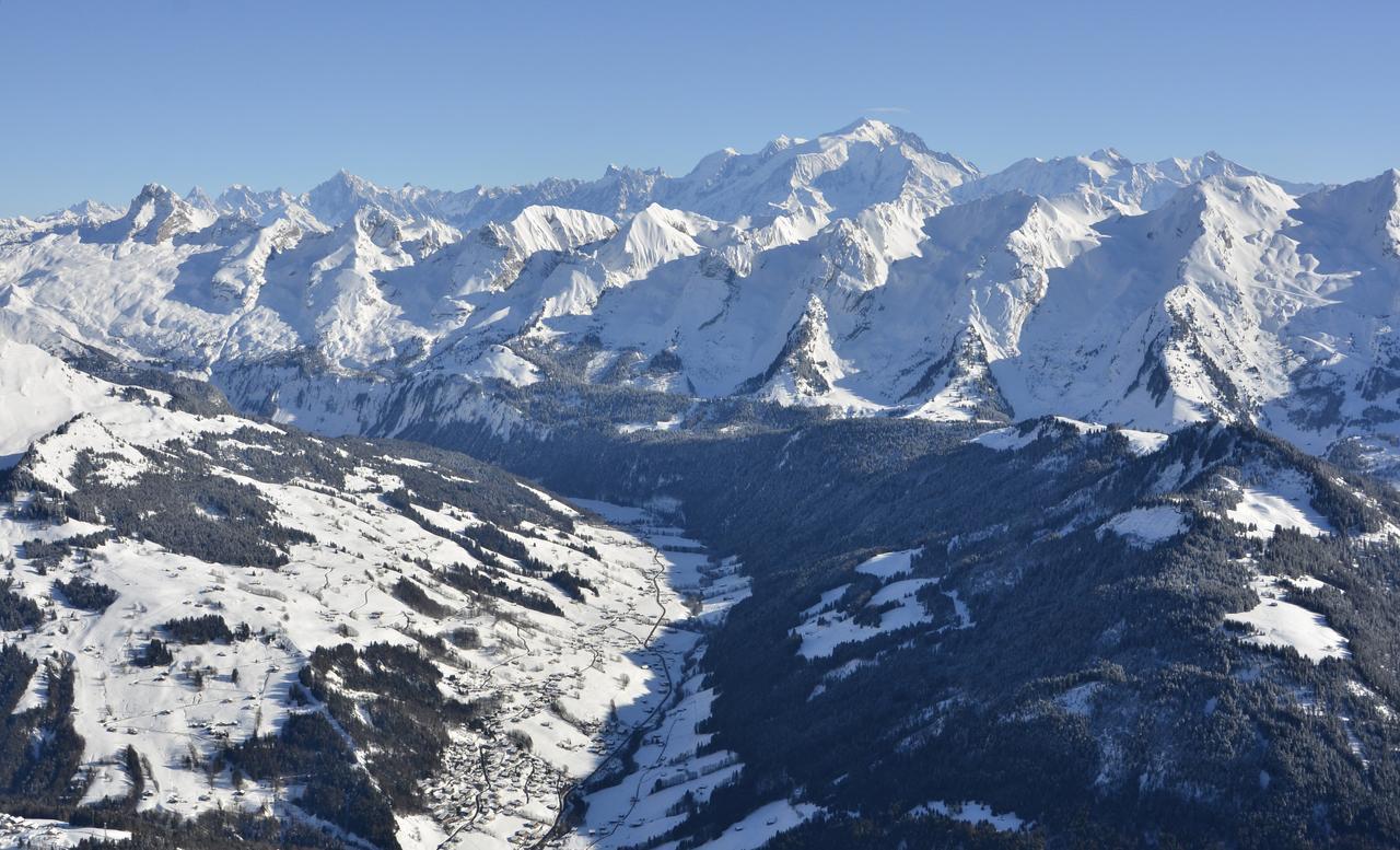 Les Cimes Aparthotel La Clusaz Exteriör bild